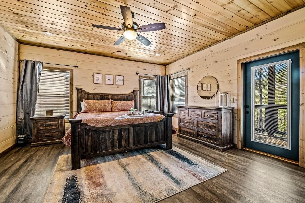 Main Level Master Suite
